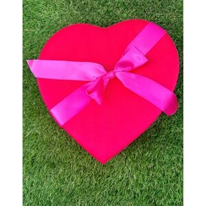 Victorias Secret Sexy Little Pillow Heart Box Kiss Me Pink Hidden Zip Gift Box